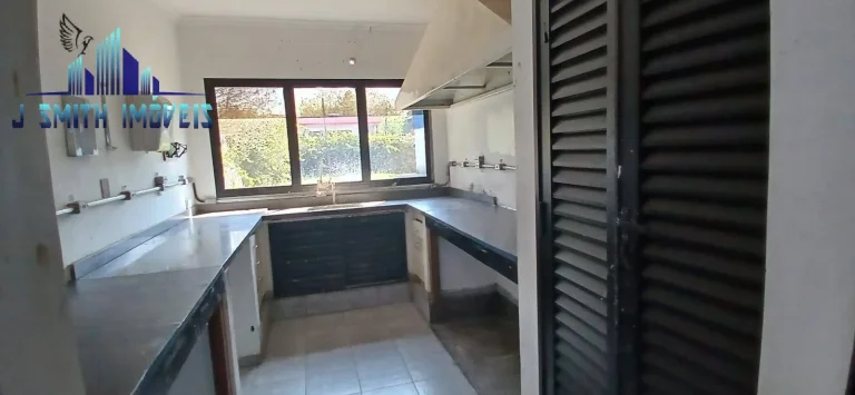 Imagem TERRENO COM GALPÕES Á VENDA - A.T. 7.430m² . AC. 2.816m² (5 galpões+adm)