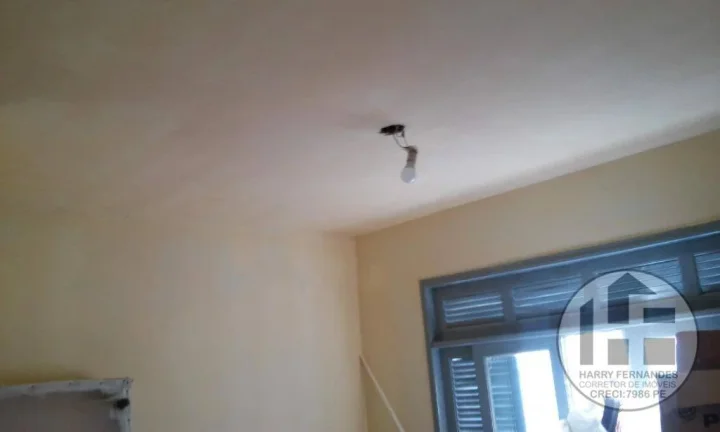 Imagem Casa com 2 pavimentos à venda, 5 quartos (1 suíte) no bairro da tamarineira, Recife-PE.