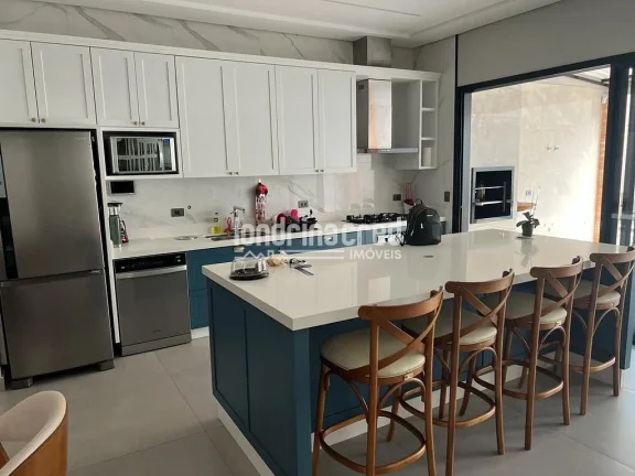 Imagem Casa à venda 3 Quartos, 3 Suites, 4 Vagas, 525M², Parque Residencial Alcântara, Londrina - PR