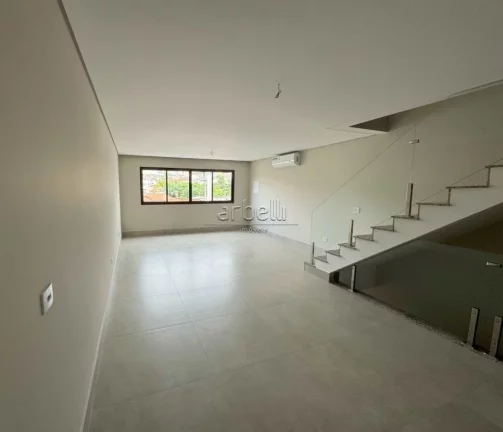 Imagem Sobrado com 170 M² com 3 dormitórios suítes, sala, lavabo, cozinha, área de serviços, churrasqu...