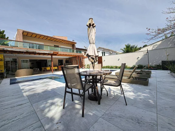 Imagem Belíssima casa à venda na Riviera de São Lourenço - Bertioga SP | 5 Dormitórios | 5 Suítes | 390 m² de área útil.