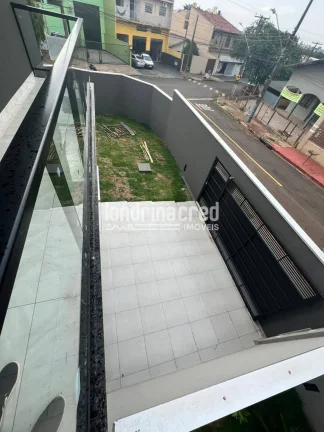 Imagem Sobrado com 3 quartos (1 suíte), 120m² de construção, acabamento moderno e excelente localização na região sul de Londrina