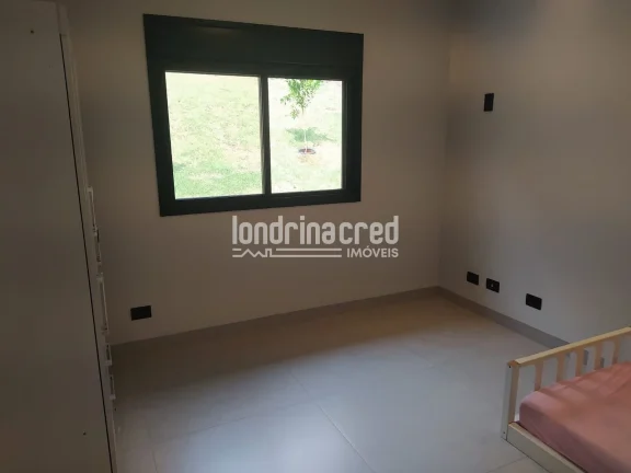 Imagem Casa com conceito moderno, ótima localização, possuindo 03 quartos, sendo 01 suíte, 2 banheiros, sala, cozinha, 4 vagas de garagem, Monte Belo, Londrina.