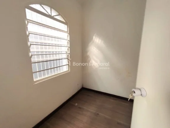 Imagem Casa Comercial para Locação, 6 salas, 4 vagas, saída para a Rod.D.Pedro e Shopping Galleria
Casa ...