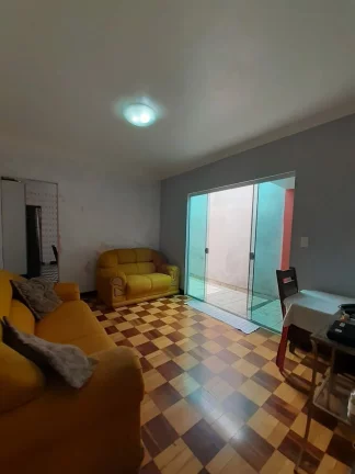 Imagem Casa com 2 Quartos e 2 banheiros à Venda, 100 m² por R$ 568.000