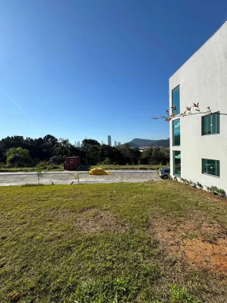 Imagem Terreno com 382,51m² em condomínio fechado no bairro Nova Esperança em Balneário Camboriú