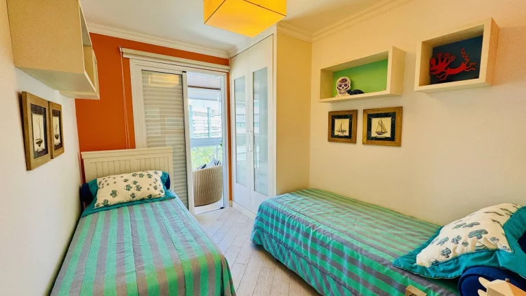 Imagem Apartamento com 3 dormitórios à venda, 110 m por R$ 3.250.000,00 - Riviera