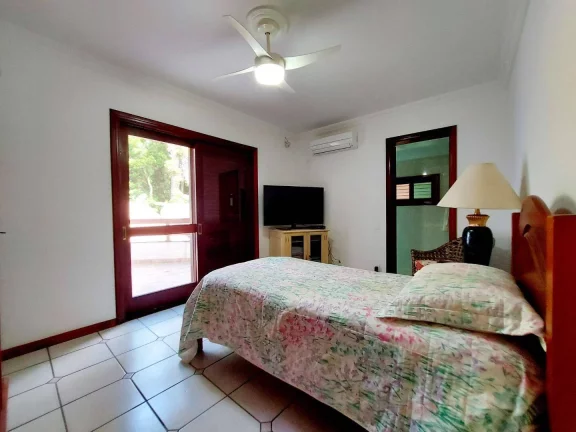 Imagem Maravilhosa Oportunidade de Casa à Venda na Riviera, Módulo 18, Rua Larga!