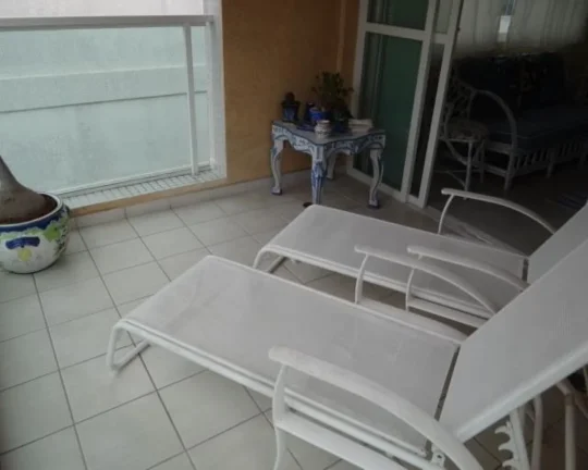 Imagem Apartamento á venda no Guarujá na Praia das Pitangueiras.