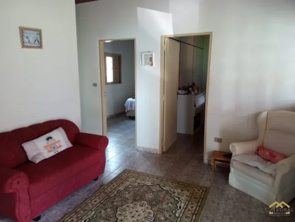 Imagem Chácara à venda com 2 quartos e terreno amplo em Jarinu/SP