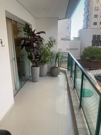 Imagem Apartamento Quadra Mar com 3 suítes à venda no Centro de Balneário Camboriú/SC