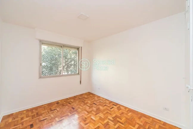 Imagem Ótimo apto com 145m², no Itaim. Amplo living para três ambientes - todos com grandes janelões, s...