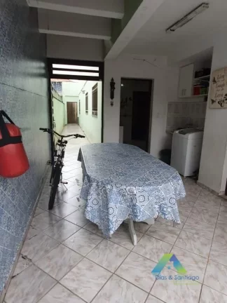 Imagem Lindo sobrado 177 metros, com excelente localização 3 dormitórios, 3 vagas, quintal espaço gourmet com ótimo valor !,