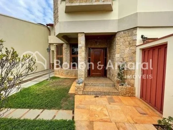 Imagem Linda casa à venda em condomínio fechado. Casa assobradada com hall de entrada, três salas grande...