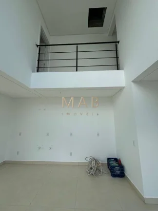 Imagem Imperdível oportunidade: Casa à venda em Florianópolis-SC, Campeche. 3 quartos, 1 suíte, 2 salas, 2 banheiros, 1 vaga, 150m² área.