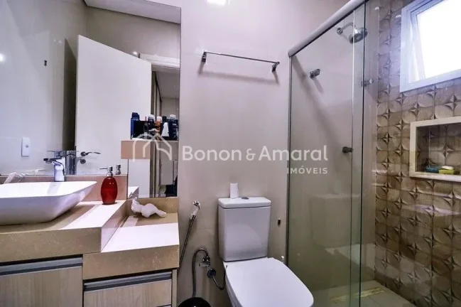 Imagem Este imóvel apresenta um projeto que privilegia a privacidade e o conforto, oferecendo ambientes am...