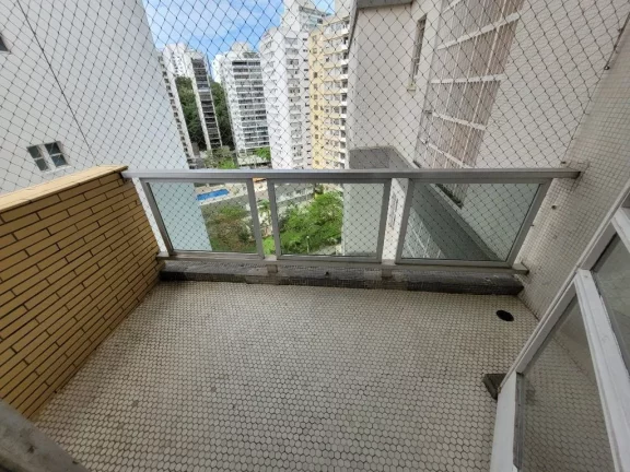 Imagem APARTAMENTO COM 3 DORMITÓRIOS, SENDO 1 SUÍTE, 1 VAGA PARA AUTO EM PARQUEAMENTO, 50 METROS DA PRAIA.
