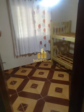 Imagem Em Itapoá, no Balneário Uirapuru, há uma casa com grande potencial para quem busca uma oportunida...