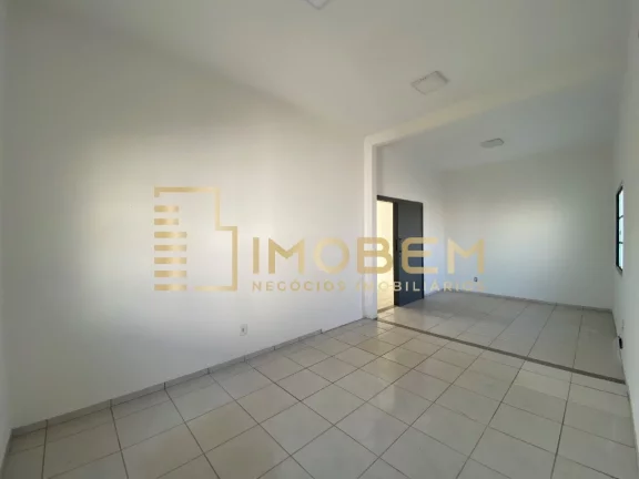Imagem Casa Comercial de Alto Padrão para Locação em Sinop-MT - Setor Comercial 6 salas, 3 banheiros, 4 vagas de garagem 217m².