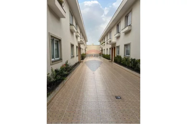 Imagem Casa em condomínio na Vila Santa Catarina, 155m², 3 dorms (1 suíte), 3 vagas, planejados, segurança e lazer. Pronta para morar!