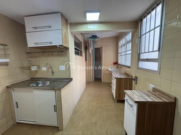 Imagem More com praticidade e excelente localização no coração de Campinas! Este apartamento conta com ...