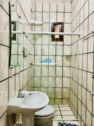 Imagem Casa para Locação em Feira de Santana, Capuchinhos, 3 dormitórios, 2 suítes, 2 banheiros, 3 vagas