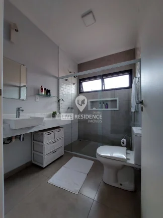 Imagem Linda casa em Condomínio bem localizado !