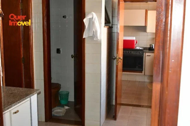 Imagem Imperdível oportunidade: Apartamento à venda com 4 quartos, 1 suíte e 215m² no Centro de Ribeirão Preto-SP!