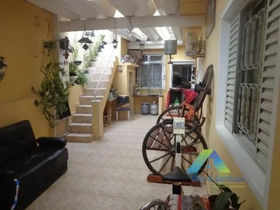 Imagem Linda casa com 3 dormitórios, 3 vagas, 3 banheiros área gourmet com fácil acesso a comércios e principais avenidas.
