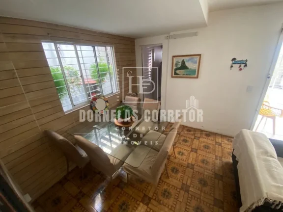 Imagem Casa Espaçosa com 6 Quartos e 2 Suítes à Venda por R$ 600 Mil