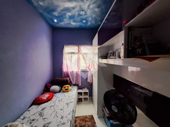 Imagem Casa Triplex de Vila em Bento Ribeiro