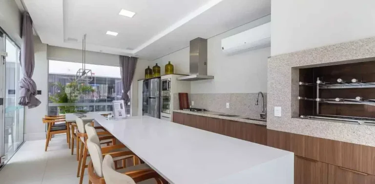 Imagem Apartamento com 4 dormitórios sendo 2 suítes e 2 vagas de garagem em Balneário Camboriú