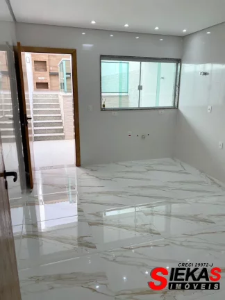 Imagem Imperdível oportunidade de adquirir uma casa de luxo em São Paulo-SP, na Vila Salete! 3 quartos, 3 suítes, 2 salas, 4 banheiros, 4 vagas de garagem e 200m² de área.