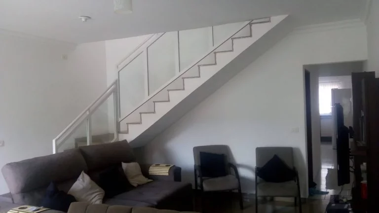 Imagem Sobrado 202 m² 3 Dormitorios sendo 1 Suíte e 7 vagas de Garagens