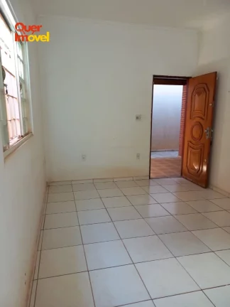 Imagem Imperdível oportunidade de casa à venda em Ribeirão Preto-SP, bairro Parque Residencial Cândido Portinari: 3 quartos, 2 salas, 2 banheiros, 4 vagas de garagem e 290m²!