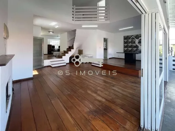 Imagem Casa reformada no condomínio São Paulo II