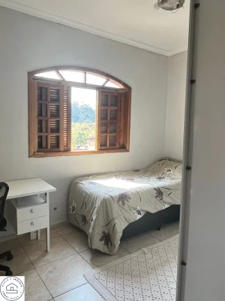 Imagem Imóvel em São Paulo, zona sul, Localizada no Jardim Herplin / Condomínio manacá da serra. Rua recém Asfaltada.