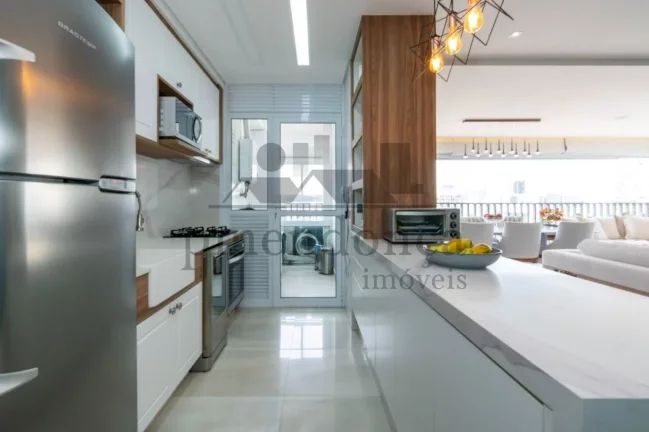 Imagem Pinheiros apto reformado, 2 suites, 2 vagas, varanda gourmet