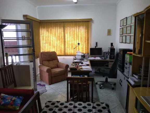 Imagem Enorme Sobrado de Esquina, Ótima localização, Região Central- Ferraz de Vasconcelos- São Paulo