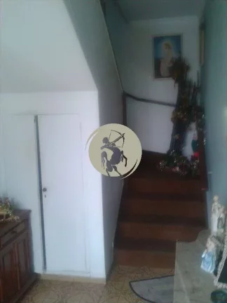 Imagem OPORTUNIDADE! SOBRADO DE ESQUINA IDEAL PARA COMERCIO OU MORADIA PRECISA DE MODERNIZAÇÃO