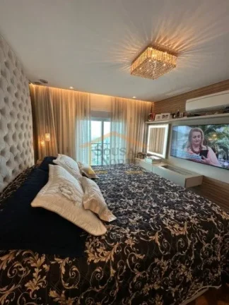 Imagem Apartamento alto padrão, 215m², 4 dormitórios, sendo 3 suítes, escritório, sala ampla para dois...