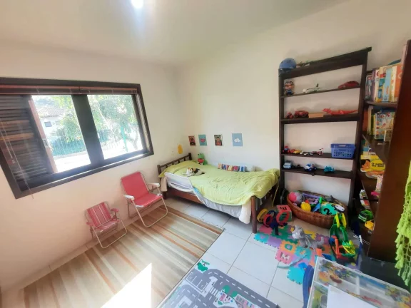 Imagem Casa à Venda, 327 m², 6 Dormitórios, (1 Suíte), Trindade, Florianópolis/SC