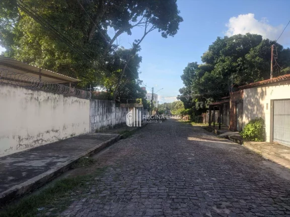 Imagem Casa grande para reformar, 4 dormitórios à venda por R$ 1.200.000,00 - Ininga - Teresina/PI