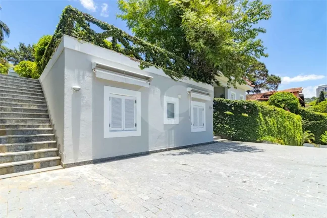 Imagem Casa à venda com 7 quartos, sendo 5 suítes, em Jardim Guedala, São Paulo - SP