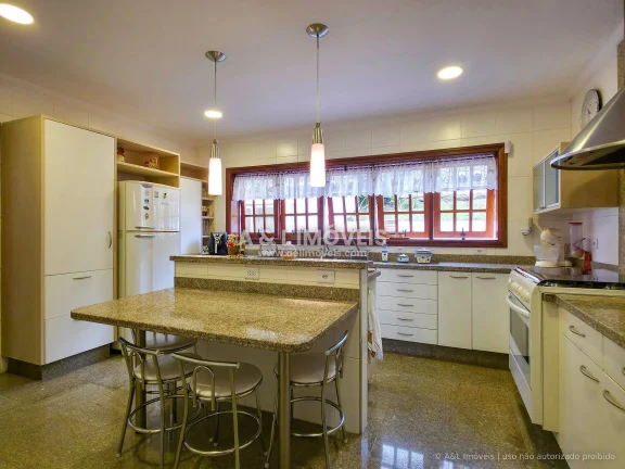 Imagem Casa à Venda na Aldeia Austríaca em Campos do Jordão - 6 Suítes e 640 m²