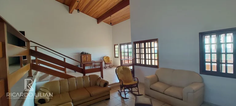Imagem "Espetacular Casa em Condomínio Fechado: 4 Suítes, Área Gourmet, Piscina e Vista Inigualável!"