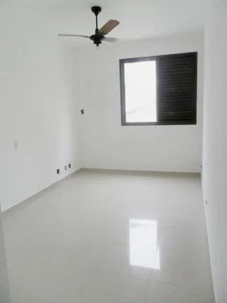 Imagem Praia de Pitangueiras, Local Nobre, Alto Padrão, Lazer Total, 2 Garagens, 145 m² úteis, Próximo ao Mar, Reformado.