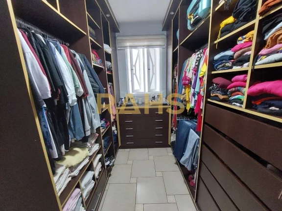 Imagem Casa Plana em rua calma no Costa e Silva, 468 m² de terreno e 270 m² de área construída. Excelen...