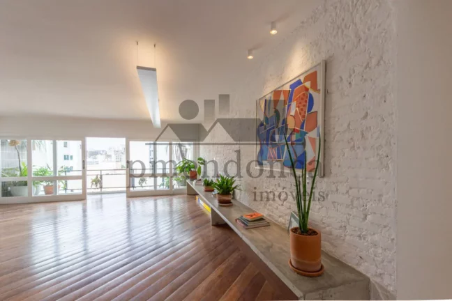 Imagem Apartamento com 181m² na Rua Itambé, 3 suítes e 2 vagas.