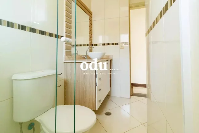 Imagem Um sobrado que une o conforto de uma casa com a praticidade e segurança de um condomínio. Com 100 ...